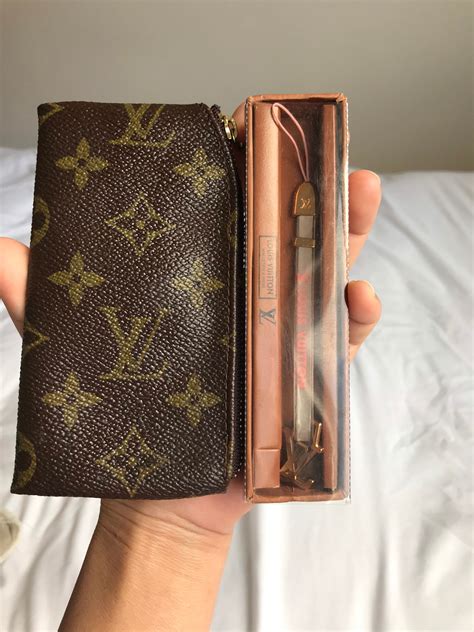 louis vuitton chocolate keychain|louis vuitton key case wallet.